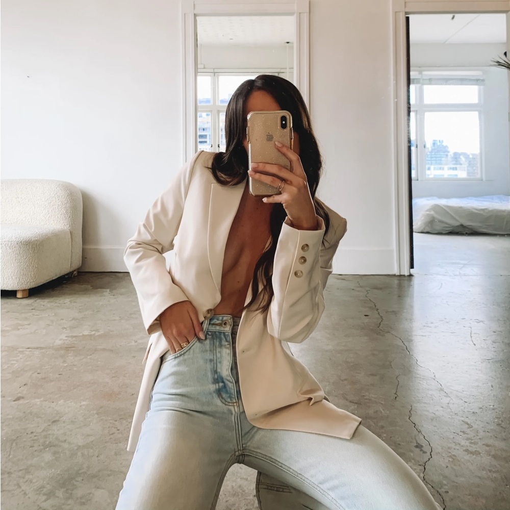 EMMA ROSE X BEGINNING BOUTIQUE BLAZER WITH CUTOUT ON BACK